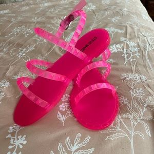 Girls Steve Madden neon pink jelly stud sandals *like new*